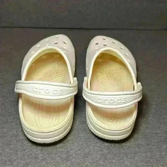 CROCS Classic White Clog Slip On Durable and Lightweight US Men's 6 or Women’s 8 - Picture 5 of 11
